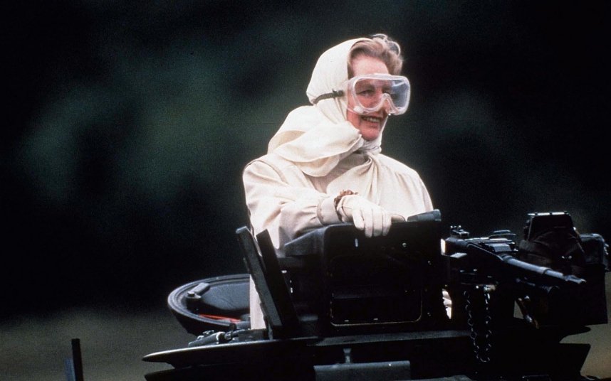 Στο σφυρί τα ρούχα της Θάτσερ -Τα κομμάτια που θα «πιάσουν» έως 700.000 ευρώ [εικόνες] | iefimerida.gr 14