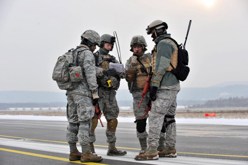 Business Insider: Μπήκαμε σε μια αεροπορική βάση των ΗΠΑ και φωτογραφήσαμε όλα τα μυστικά της [εικόνες] | iefimerida.gr 17