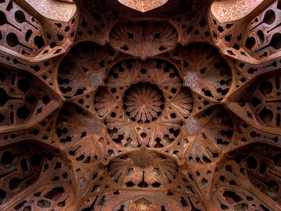 Χρωματιστά και καθηλωτικά - Καρέ από το εσωτερικό μουσουλμανικών, παλατιών και λουτρών του Ιράν [εικόνες] | iefimerida.gr 10