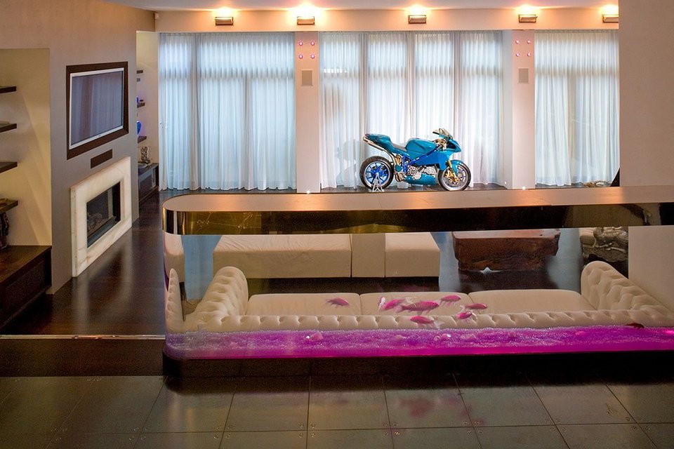 Αυτό είναι το χλιδάτο σπίτι που πουλάει αμερικανός επιχειρηματίας -Ποια σχέση είχε με τον «Λύκο της Γουόλ Στριτ» [εικόνες] | iefimerida.gr 9