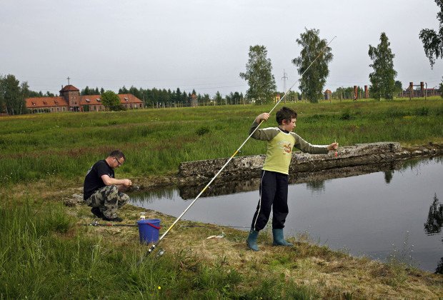 Πώς είναι να ζεις στην πιο ανυπόφορα μακάβρια πόλη του κόσμου στην Πολωνία δίπλα στο Άουσβιτς [εικόνες] | iefimerida.gr 5