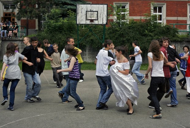 Πώς είναι να ζεις στην πιο ανυπόφορα μακάβρια πόλη του κόσμου στην Πολωνία δίπλα στο Άουσβιτς [εικόνες] | iefimerida.gr 10