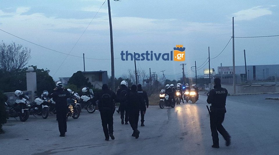 Ξεκίνησε η εγκατάσταση των προσφύγων στα Διαβατά [εικόνες & βίντεο] | iefimerida.gr 0