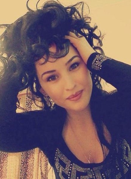 Η Μόνικα Μπελούτσι του Καζακστάν που ξεσηκώνει με ένα της βλέμμα [εικόνες] | iefimerida.gr 0