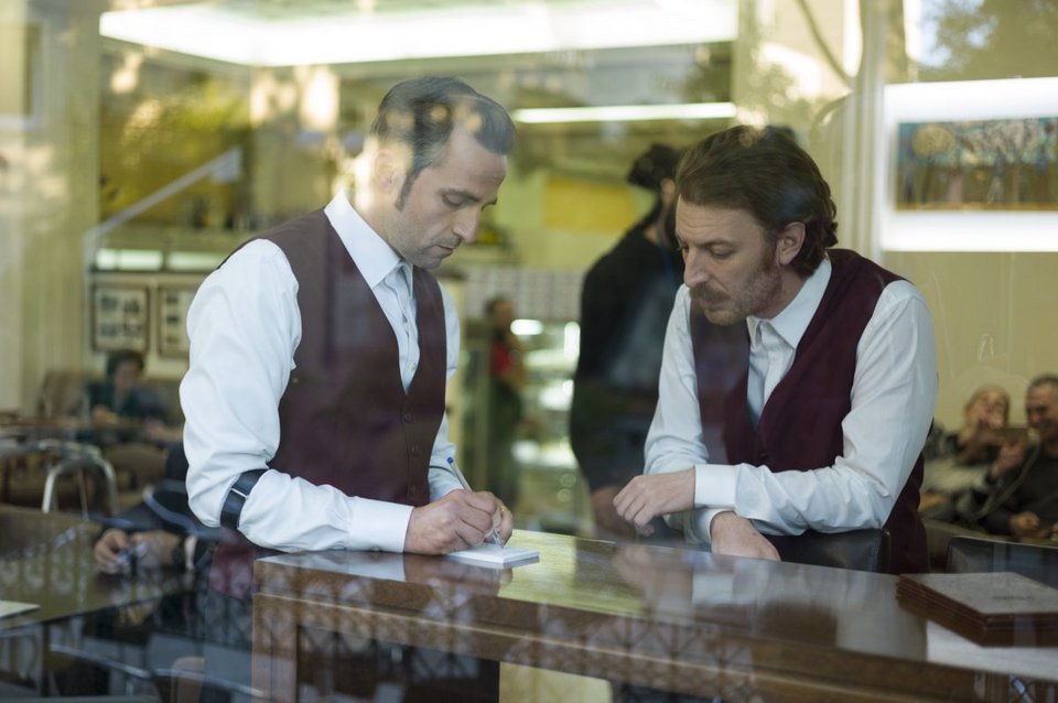 THE WAITER του Στηβ Κρικρή