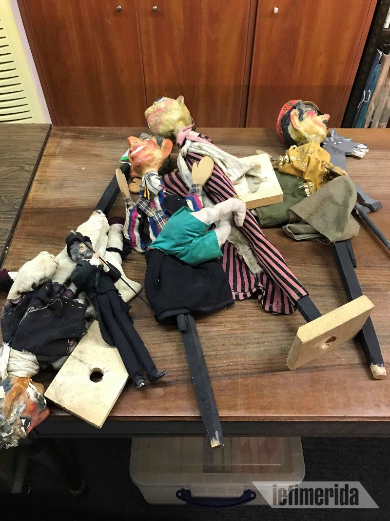 Μπήκαμε στο Θεατρικό Μουσείο: Ψόφια ποντίκια, κατεστραμμένα εκθέματα, τεκμήρια που σαπίζουν [εικόνες] | iefimerida.gr 9