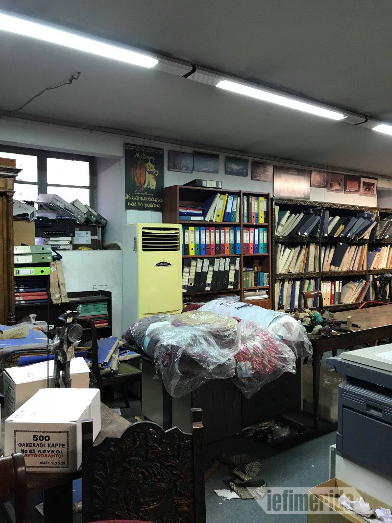 Μπήκαμε στο Θεατρικό Μουσείο: Ψόφια ποντίκια, κατεστραμμένα εκθέματα, τεκμήρια που σαπίζουν [εικόνες] | iefimerida.gr 6