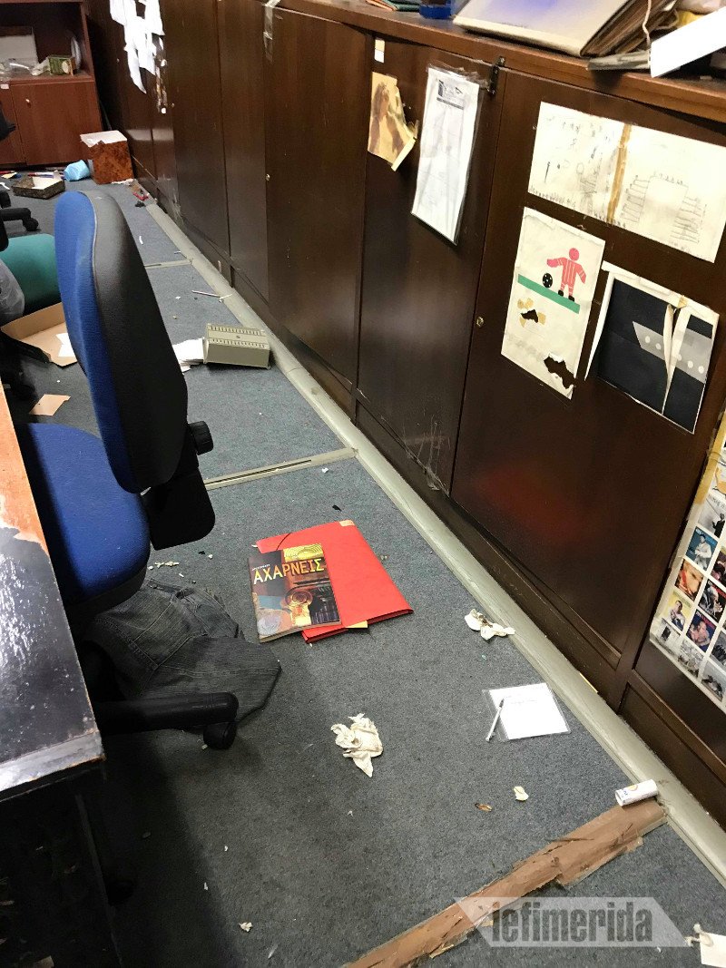 Μπήκαμε στο Θεατρικό Μουσείο: Ψόφια ποντίκια, κατεστραμμένα εκθέματα, τεκμήρια που σαπίζουν [εικόνες] | iefimerida.gr 5