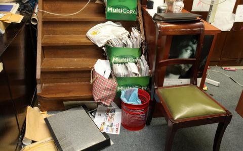 Απαράδεκτο: Τερμίτες και τρωκτικά καταστρέφουν το καμαρίνι της Κάλλας [εικόνες] | iefimerida.gr 1