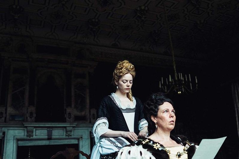 The Favourite: Τα φοβερά κοστούμια φτιάχτηκαν από το μηδέν -Με τζιν και ψεύτικες πέρλες [εικόνες]  | iefimerida.gr 0