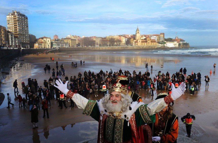 Πώς γιόρτασε ο υπόλοιπος πλανήτης τα Θεοφάνεια -Βουτιές σε παγωμένους ποταμούς, εικόνες εντυπωσιακές [εικόνες] | iefimerida.gr 3