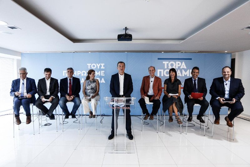 Με 8 βαριά ονόματα οικονομολόγων εμφανίστηκε ο Θεοδωράκης στη διακαναλική | iefimerida.gr 0