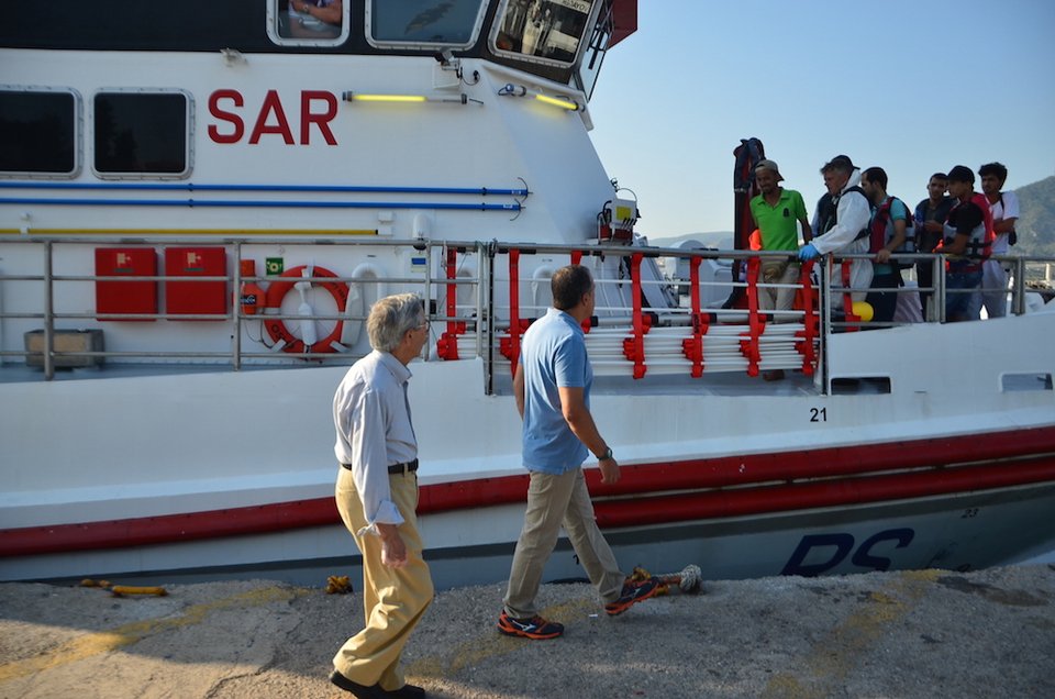 Αιφνίδια επίσκεψη Θεοδωράκη σε καταυλισμούς μεταναστών στη Λέσβο: Οι υπουργοί απέτυχαν [εικόνες] | iefimerida.gr 0