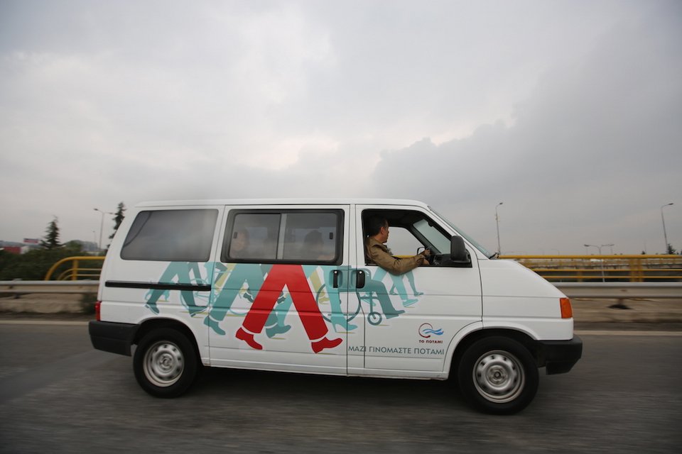 Το βαν του Σταύρου Θεοδωράκη -Με αυτό «όργωσε» τη Θεσσαλονίκη [εικόνες] | iefimerida.gr 2