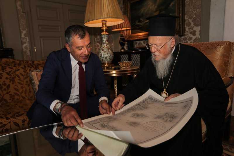 Συνάντηση Θεοδωράκη-Βαρθολομαίου -«Υποδέχθηκα φίλο από παλιά» είπε ο Πατριάρχης | iefimerida.gr 2