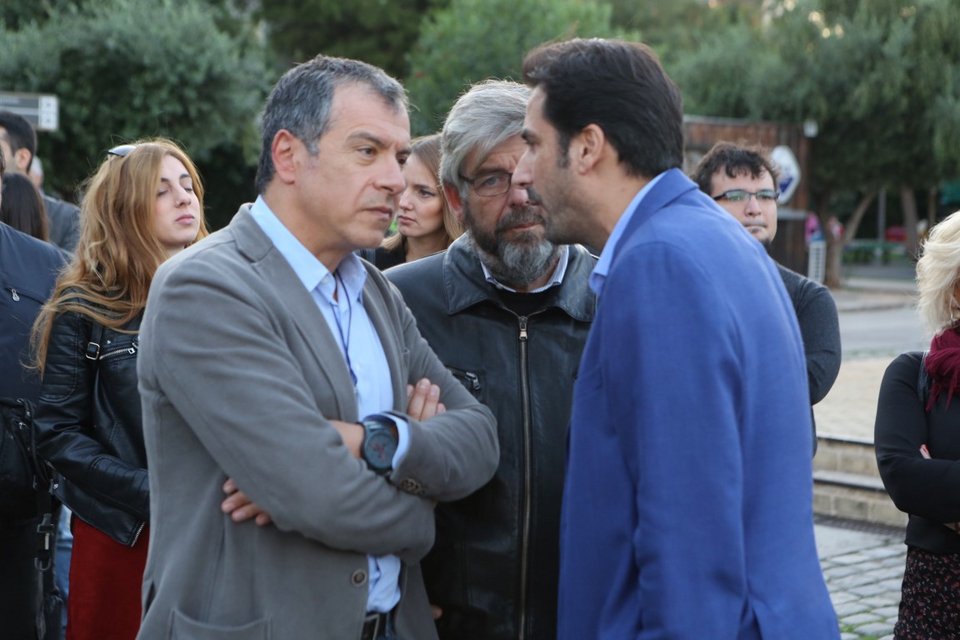 Θεοδωράκης: Να σπάσουμε την αλυσίδα εμπορίας ανθρώπων | iefimerida.gr 0