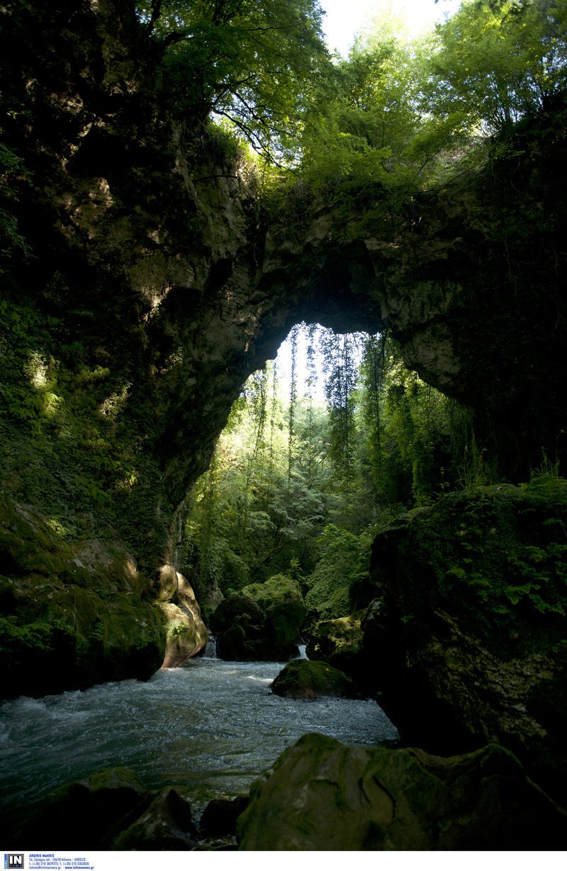 Γιατί κατέρρευσε το Θεογέφυρο -Δείτε πόσο εντυπωσιακό ήταν [βίντεο] | iefimerida.gr 2