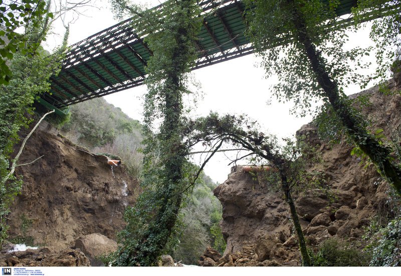 Γιατί κατέρρευσε το Θεογέφυρο -Δείτε πόσο εντυπωσιακό ήταν [βίντεο] | iefimerida.gr 5