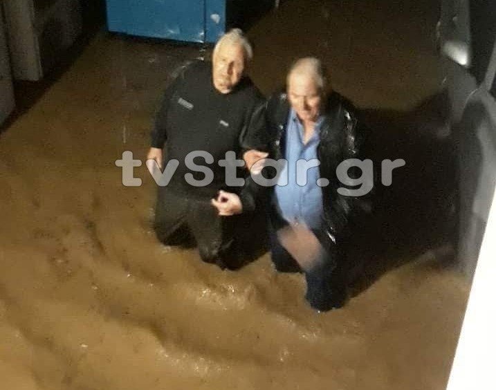 Πάνω από το γόνατο το νερό