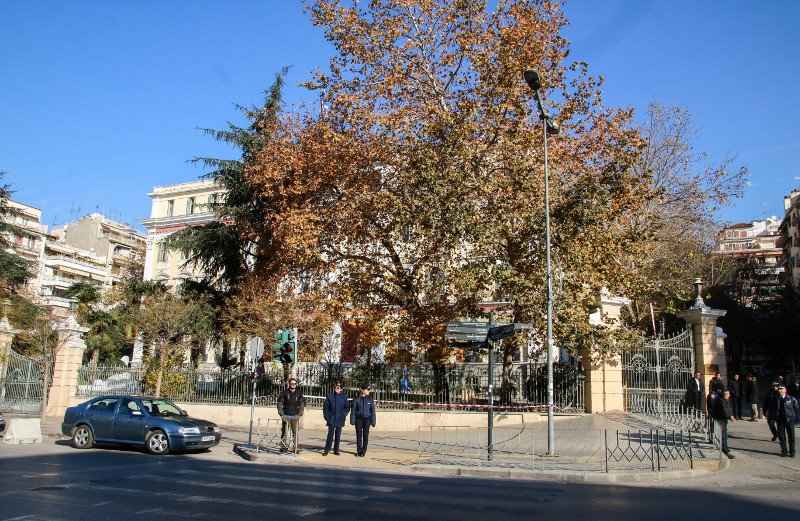 Απαγορευμένη περιοχή γύρω από το υπουργείο Μακεδονίας-Θράκης για την επίσκεψη Τσίπρα [εικόνες] | iefimerida.gr 0