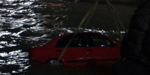 Θεσσαλονίκη: Βουτιά θανάτου για 43χρονη -Επεσε με το αυτοκίνητο στο λιμάνι [εικόνες] | iefimerida.gr 2