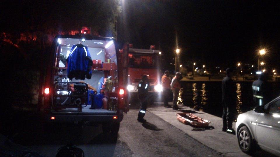 Θεσσαλονίκη: Βουτιά θανάτου για 43χρονη -Επεσε με το αυτοκίνητο στο λιμάνι [εικόνες] | iefimerida.gr 0