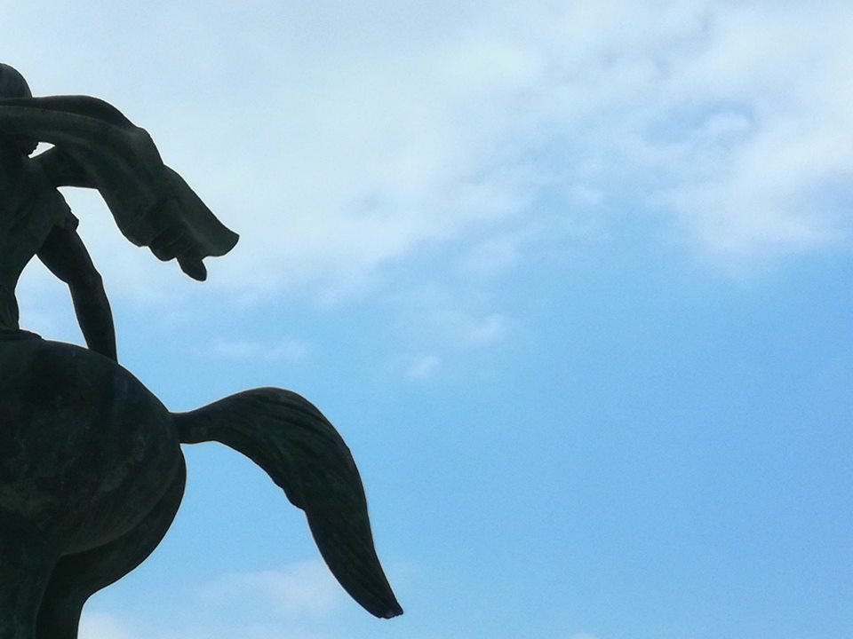 Τα τοπόσημα της Θεσσαλονίκης -Γλυπτά, προτομές, οι ομπρέλες του Ζογγολόπουλου [εικόνες]  | iefimerida.gr 2