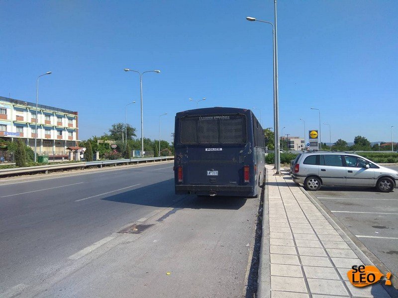 Θεσσαλονίκη: Ισχυρά μέτρα ασφαλείας λόγω Τσίπρα -Τα ΜΑΤ εμπόδισαν διαδηλωτές να πλησιάσουν το ξενοδοχείο της Συνόδου [εικόνες] | iefimerida.gr 3