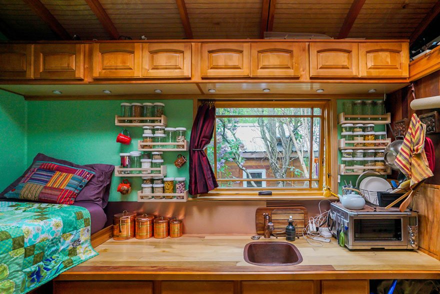 Ζώντας σε 18 τετραγωνικά: Σπίτια μικρότερα από κρεβατοκάμαρες [εικόνες] | iefimerida.gr 4