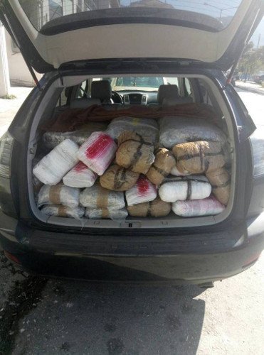 Ηγουμενίτσα: 36χρονος είχε γεμάτο το πορτμπαγκάζ με ναρκωτικά -Συνελήφθη μετά από καταδίωξη [εικόνες]  | iefimerida.gr 0