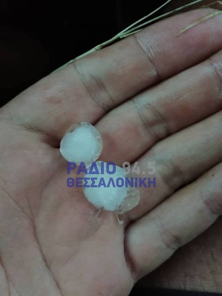 Στην Θεσσαλονίκη έριξε... χαλάζι - Προβλήματα στην κυκλοφορία [εικόνες & βίντεο] | iefimerida.gr 2