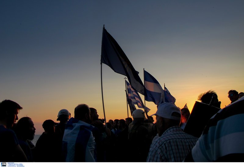 Θεσσαλονίκη: Ένταση και επεισόδια στην πορεία διαμαρτυρίας για το όνομα της Μακεδονίας [εικόνες & βίντεο] | iefimerida.gr 3