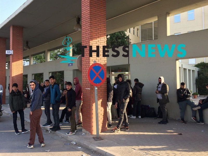 «Τσουνάμι» προσφύγων στη Θεσσαλονίκη -Εικόνες Ειδομένης | iefimerida.gr 0