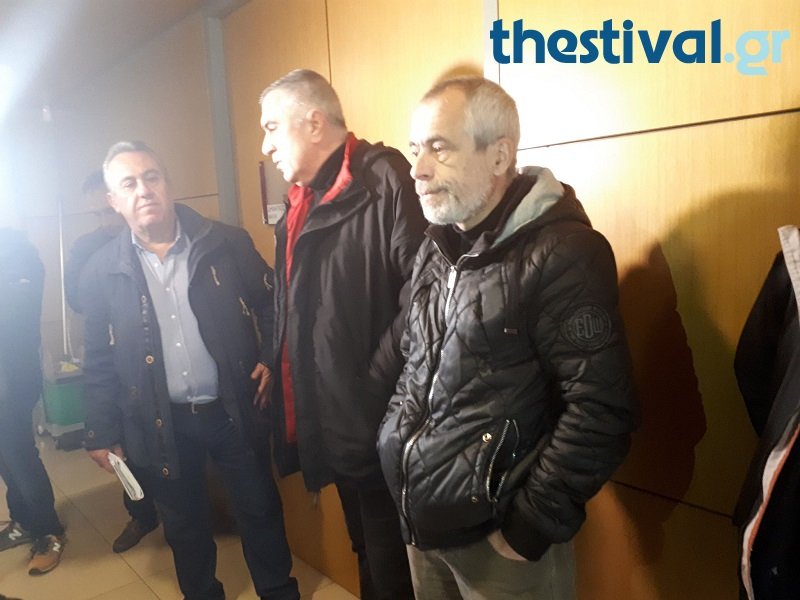 Συμβολική κατάληψη εργαζομένων στο δημαρχείο της Θεσσαλονίκης -Για την καθυστέρηση πληρωμών [εικόνες & βίντεο] | iefimerida.gr 1