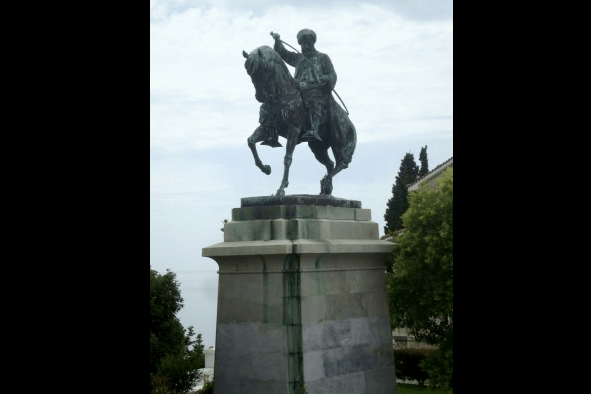 Δημοσιογράφος της Washington Post έκανε τη διαφορά-Αντί για ...Μύκονο, πήγε Καβάλα και εκθειάζει τη Βόρεια Ελλάδα [εικόνες] | iefimerida.gr 0