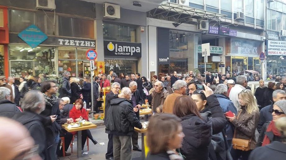Πήραν φωτιά οι ψησταριές στη Θεσσαλονίκη -Με ψητά και χορούς γιόρτασαν παραμονή Χριστουγέννων [εικόνες & βίντεο] | iefimerida.gr 5