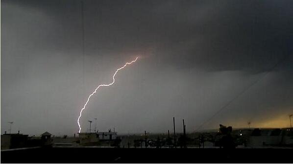 Ανοιξαν οι ουρανοί στη Θεσσαλονίκη -Σκηνές αποκάλυψης με κεραυνούς και ακατάπαυστη βροχή [εικόνες&βίντεο] | iefimerida.gr 1