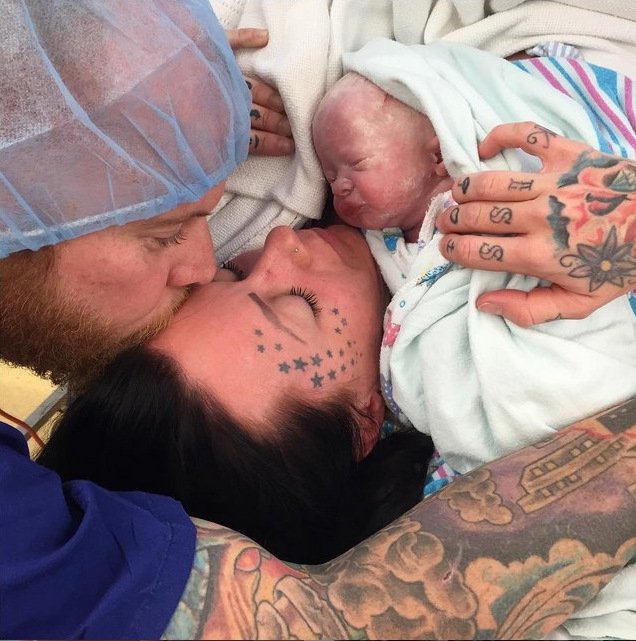 To Instagram απαγόρευσε το θαύμα της ζωής - Μπλόκαρε λογαριασμό με θέμα τη μητρότητα [εικόνες] | iefimerida.gr 3