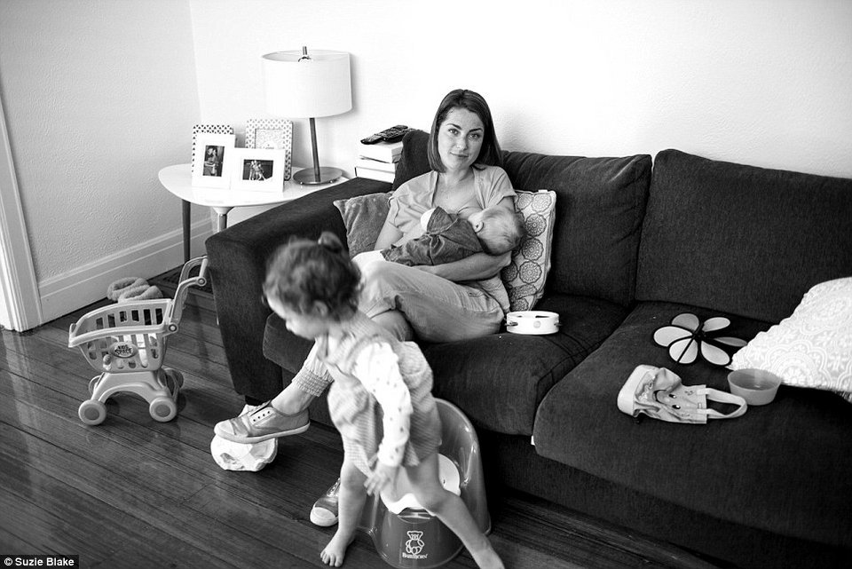 Ο θηλασμός όπως πραγματικά είναι -Γυναίκες και σπίτια χωρίς «ρετούς» [εικόνες] | iefimerida.gr 12