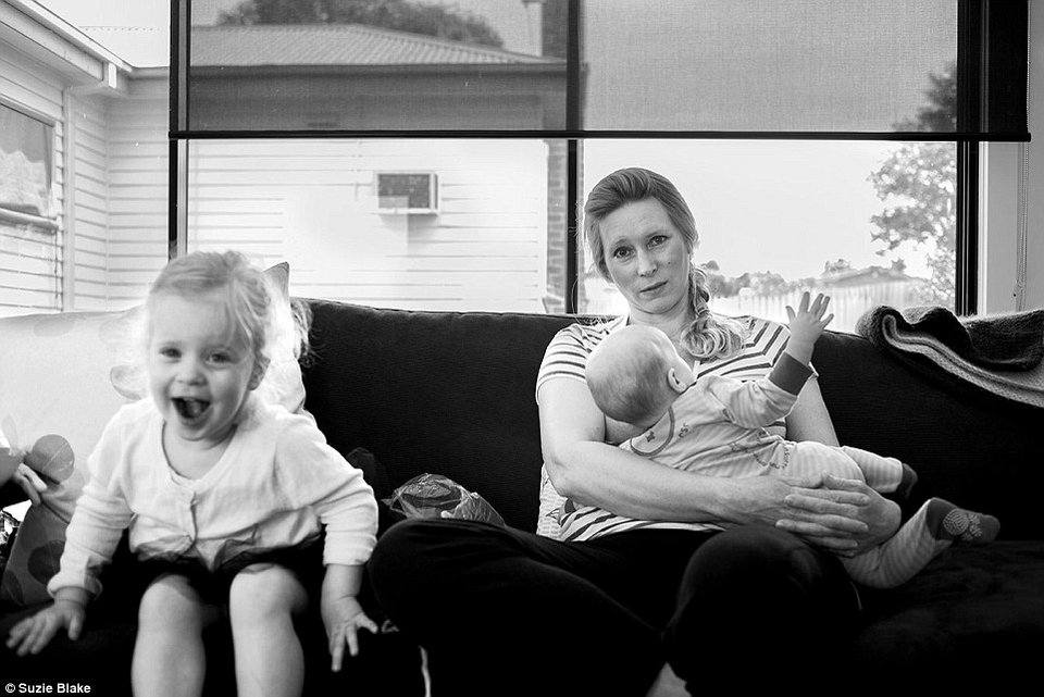 Ο θηλασμός όπως πραγματικά είναι -Γυναίκες και σπίτια χωρίς «ρετούς» [εικόνες] | iefimerida.gr 7