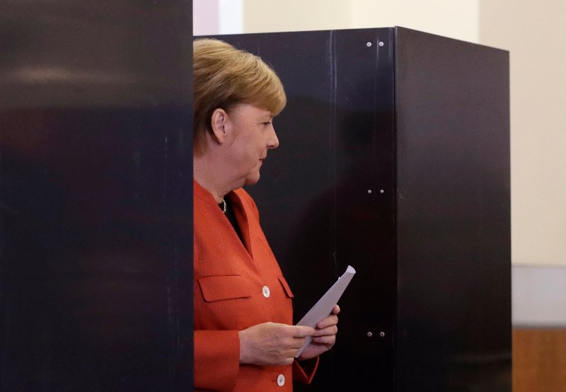 Η Μέρκελ ψήφισε... αμίλητη [εικόνες & βίντεο]  | iefimerida.gr 2