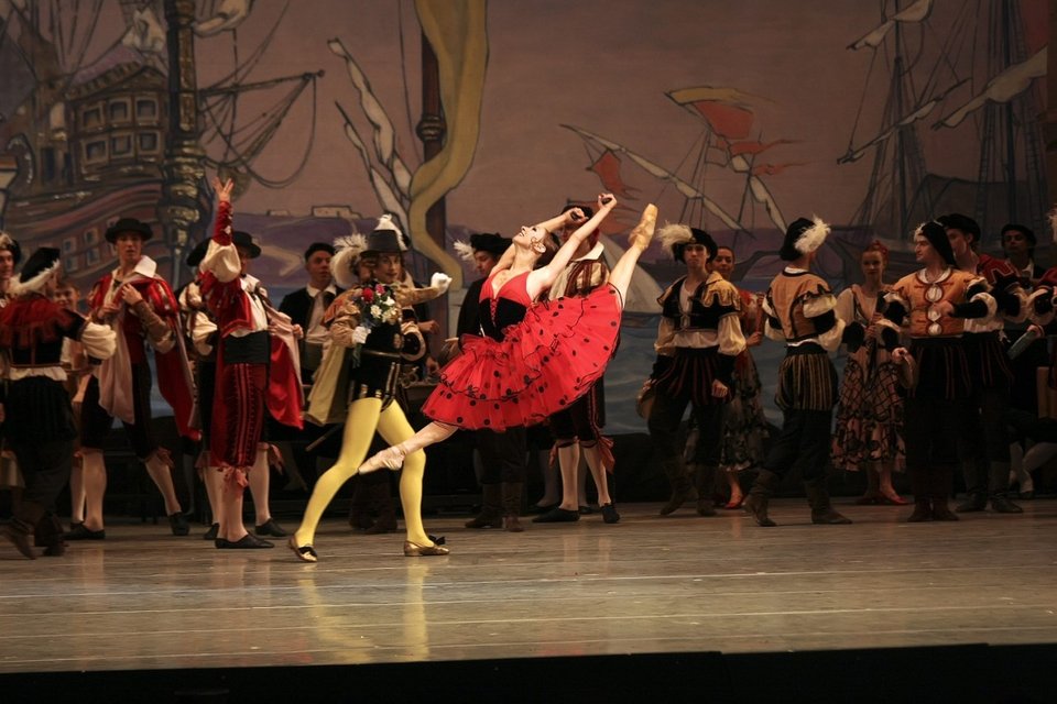 Τα διασημότερα ζευγάρια χορού των θεάτρων Μπολσόι και Μαριίνσκι στο Μέγαρο [πρόγραμμα]   | iefimerida.gr 2