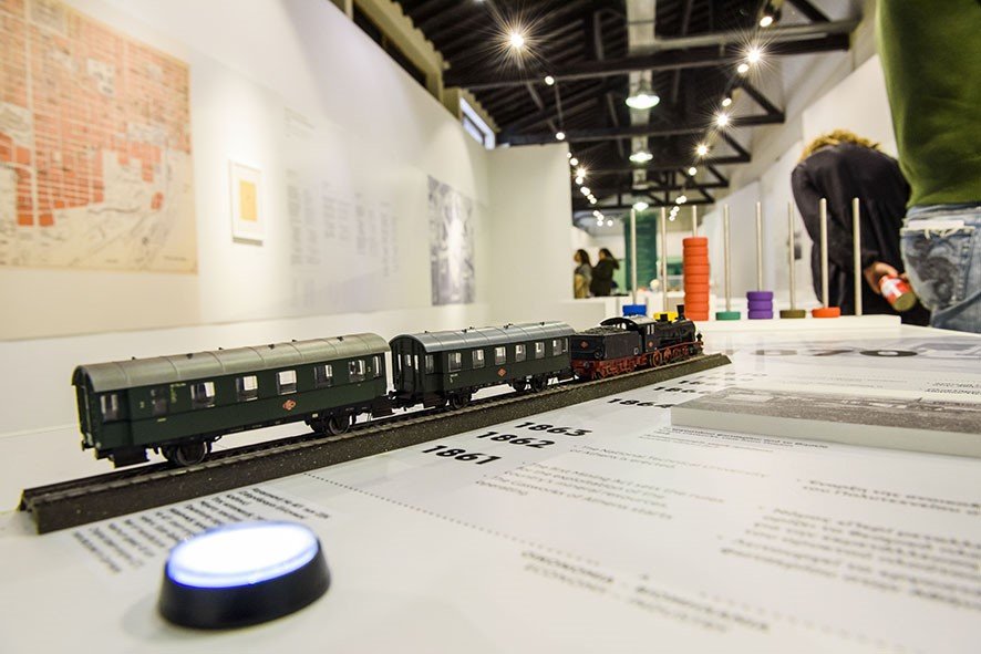 160 χρόνια ελληνική βιομηχανία: Δες το πρώτο αυτοκίνητο που κατασκευάστηκε στη Σύρο! [εικόνες] | iefimerida.gr 0