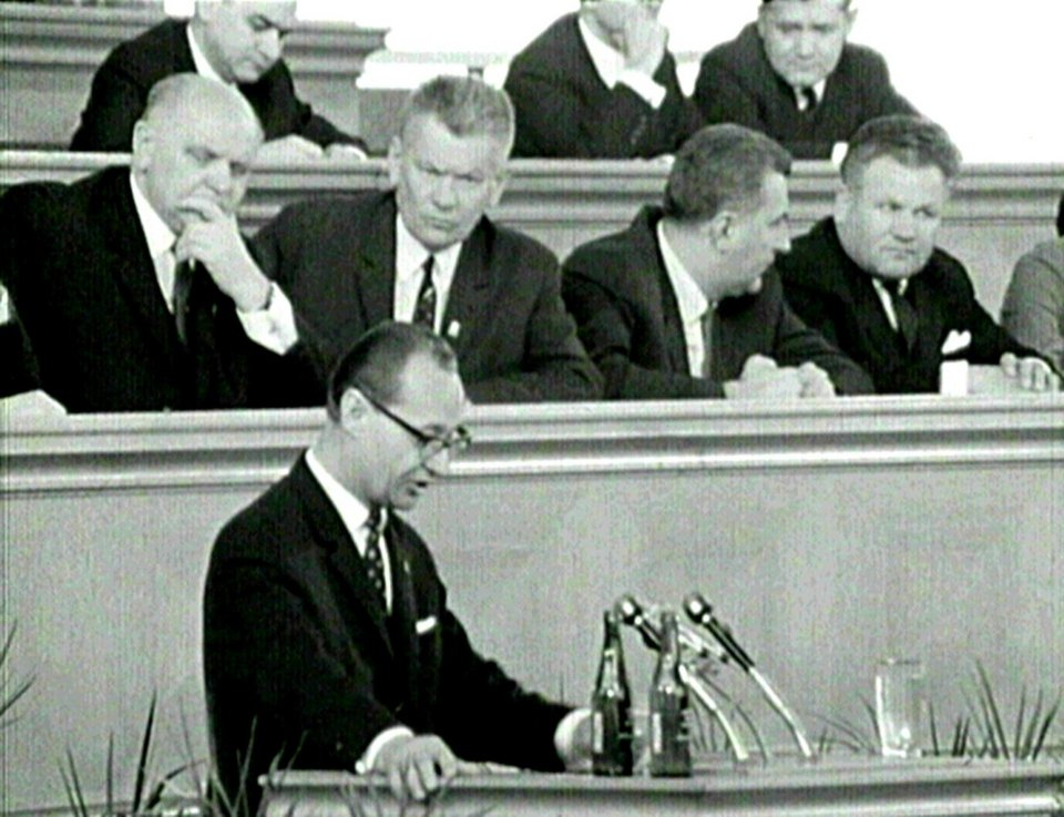 Η εξέγερση στη Γαλλία και η Ανοιξη της Πράγας -Μηνύματα, μαρτυρίες, όνειρα του 1968 [εικόνες] | iefimerida.gr 2