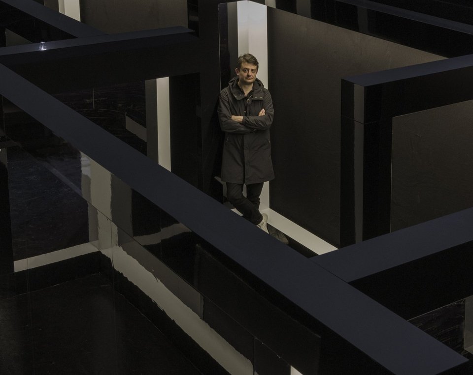 Στο ΕΜΣΤ το ελληνικό έργο της Μπιενάλε στη Βενετία: Μία εγκατάσταση-λαβύρινθος [εικόνες] | iefimerida.gr 5