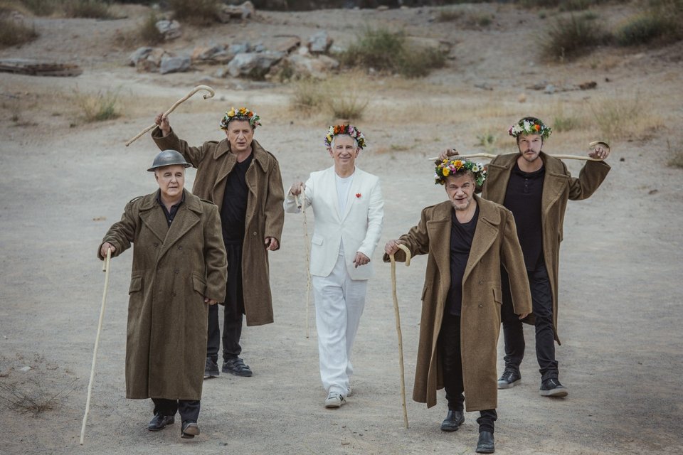 4+1 δημοφιλείς θεατρικές παραστάσεις του καλοκαιριού, αυτή την εβδομάδα, στο Θέατρο Βράχων  | iefimerida.gr 0