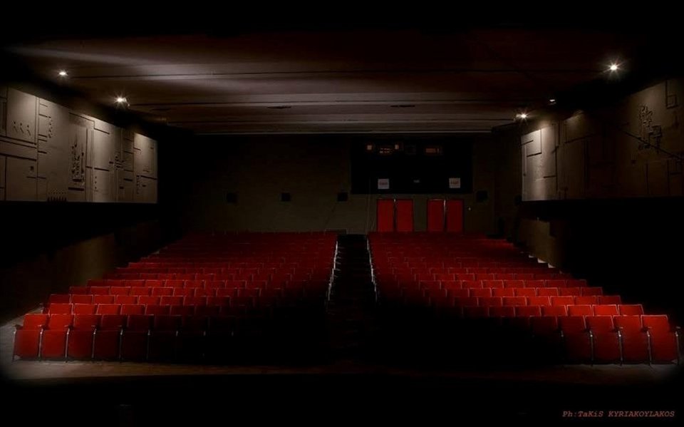 Οι Θεατρικές Σκηνές θα προχωρήσουν σε πλήρη ανακαίνισή του σε επίπεδο τεχνικού και θεατρικού εξοπλισμού, με απόλυτο σεβασμό στον χαρακτήρα και την ιστορική του αξία