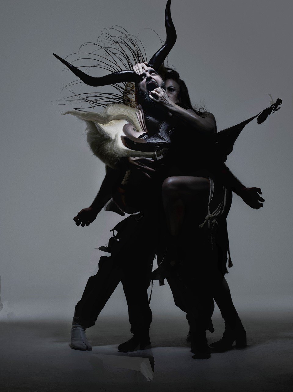 Η Καραμπέτη παίζει «Βάκχες» σε ροκ-πανκ εκδοχή [εικόνες] | iefimerida.gr 1