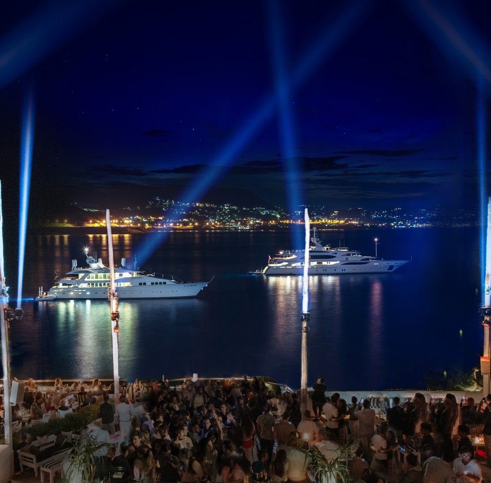 Ερχονται οι Boho Κυριακές του Island για να φτιάξουν το καλοκαίρι μας [εικόνες] | iefimerida.gr 0