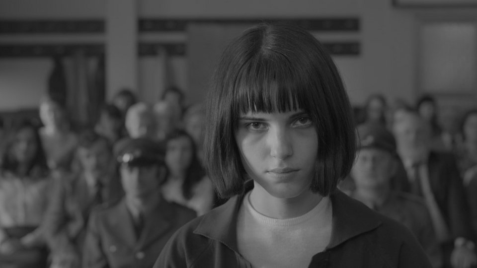 Νέες ταινίες: Αποπλάνηση στην Καραϊβική για Μάθιου ΜακΚόναχι και Αν Χάθαγουεϊ [κριτική & τρέιλερ]  | iefimerida.gr 3